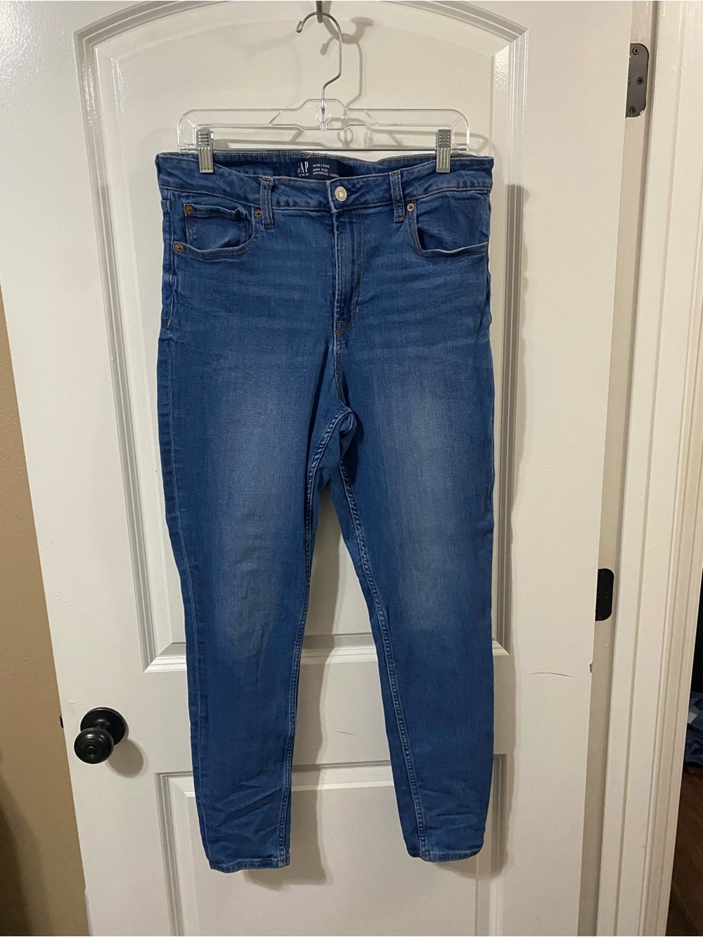 GAP Women's Skinny Jeans in Medium Blue Wash